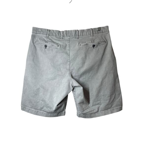 GAP Mens Shorts Size 36 Casual Chino Gray Pilot Grey 10" Inseam Stretch - Picture 2 of 4